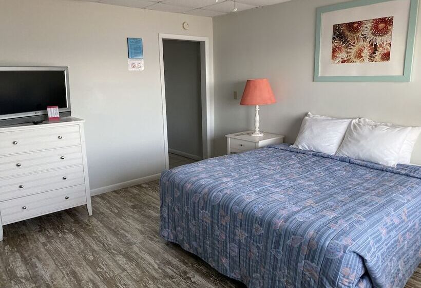 Королевский Номер, Beach Front Motel Cedar Key