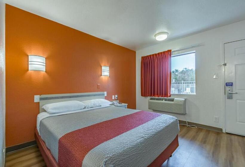 Номер Стандарт Адаптированный для Инвалидов, Motel 6 Ft. Pierce, Fl