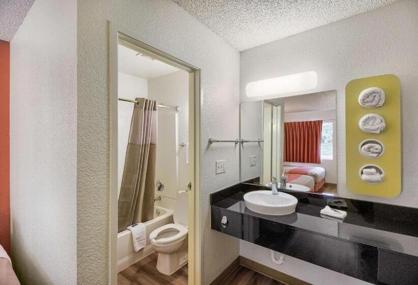 四人标准间, Motel 6 Everett, Wa  South