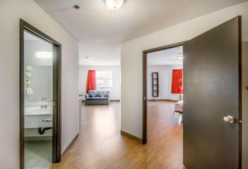 Люкс Кровать Кинг, Motel 6 Regina, Sk