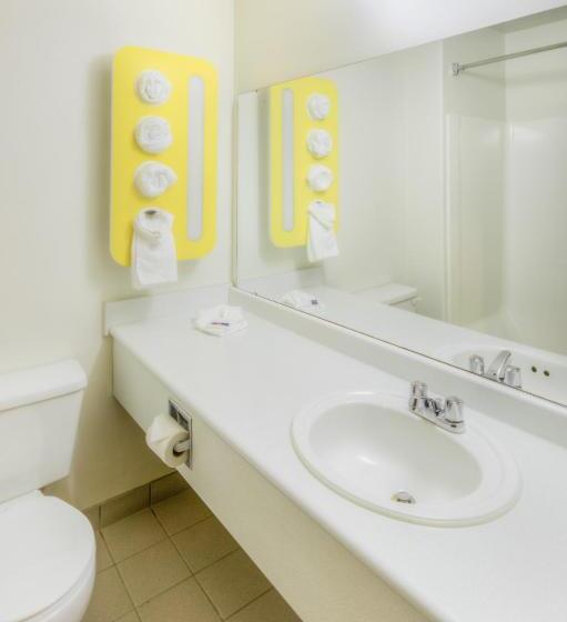 Стандартный Номер Кровать Кинг, Motel 6 Regina, Sk