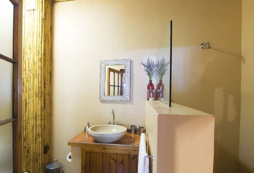 Семейный Номер, At The Woods Guest House