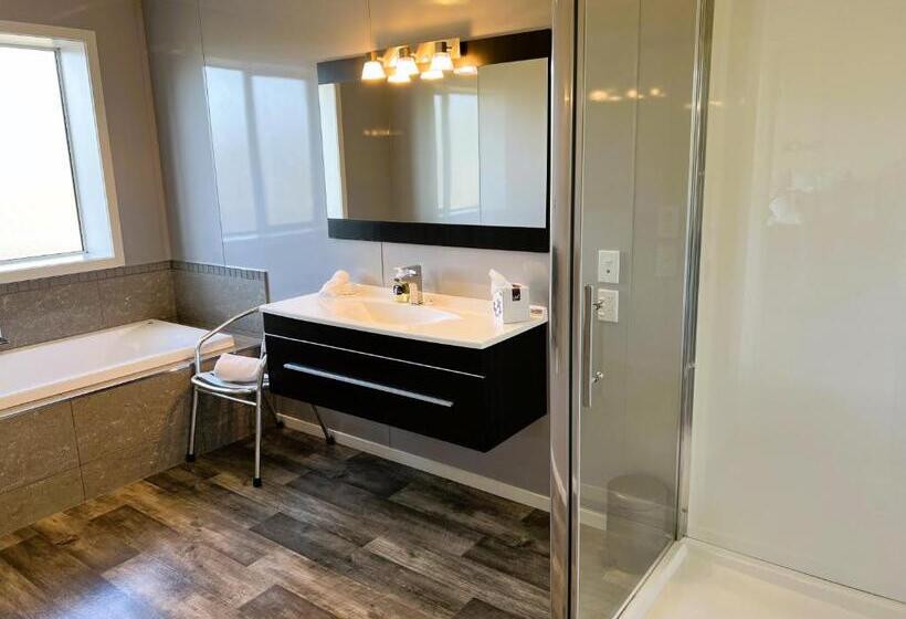 Апартаменты 2 Спальни, Fiordland Lakeview Motel And Apartments