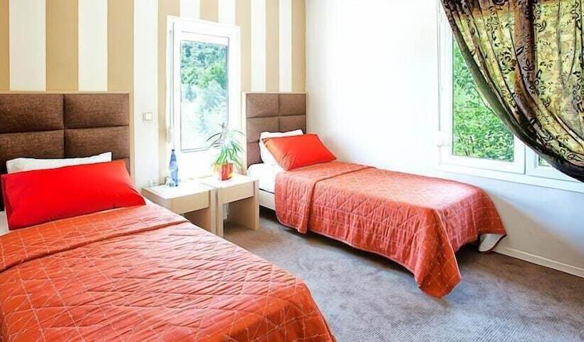 اتاق استاندارد سه نفره, Anastassiou Hotel   Bike And Motorcycle Friendly