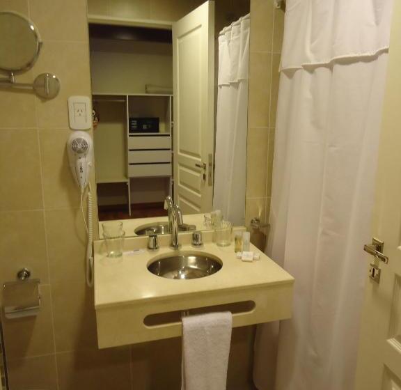 اتاق اجرایی یک تخته, Puerto Amarras Hotel & Suites