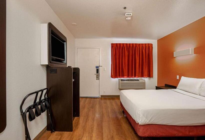 Quarto Superior, Motel 6temecula, Ca  Historic Old Town