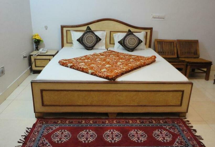 Номер Deluxe, Swarajya Palace