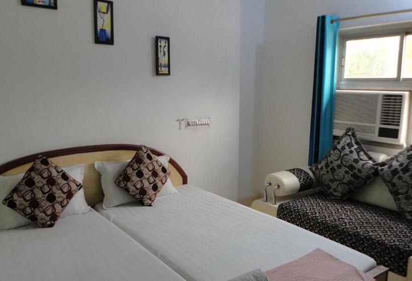 Номер Deluxe, Swarajya Palace