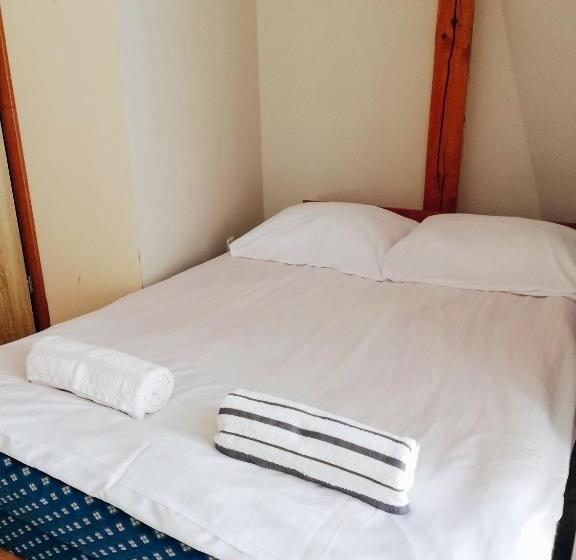 Quarto Estandar, Zajazd Dolina Sadosiów