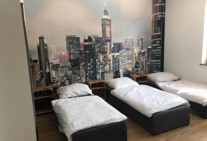 اتاق استاندارد چهارنفره با سرویس بهداشتی مشترک, Hgs Home Noclegi Pracownicze Parking , łazienki