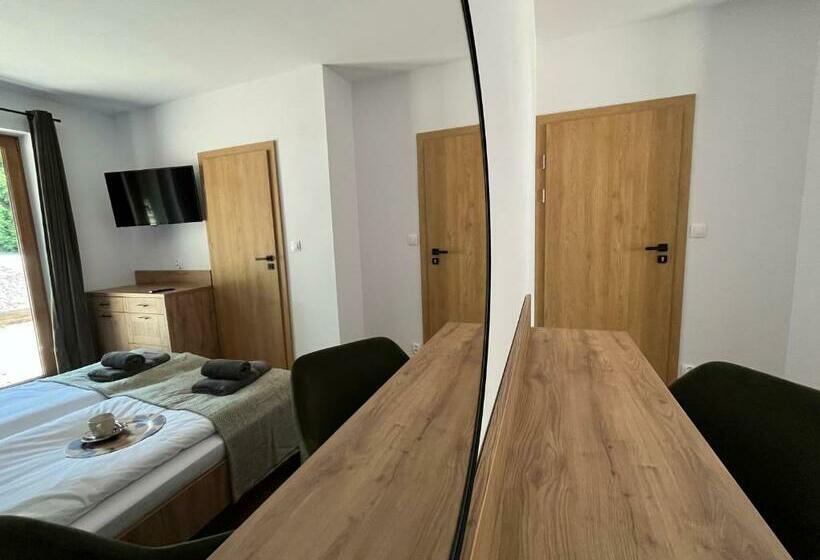 Quarto Estandar Cama King, Donikąd