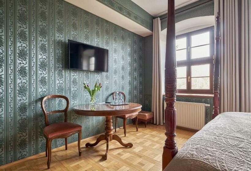 Номер Стандарт, Boutique Pałac Warmątowice Sienkiewiczowskie