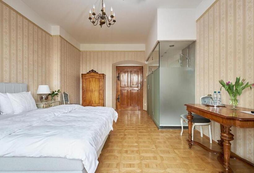 Номер Стандарт, Boutique Pałac Warmątowice Sienkiewiczowskie