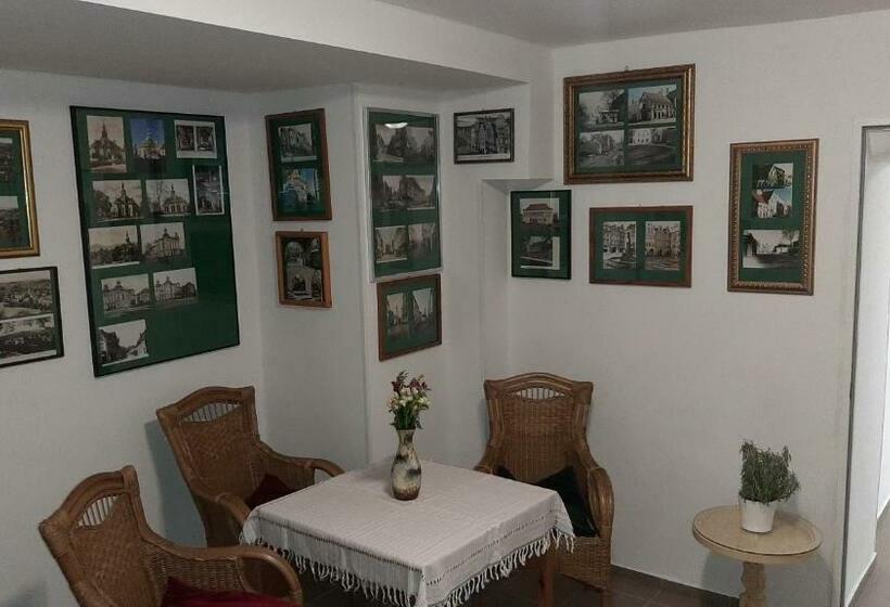 Номер Стандарт, Dworek Pod świerkami