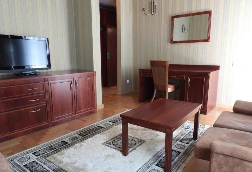 Люкс с Балконом, Pokoje Gościnne Pałac W Balicach Instytut Zootechniki Pib