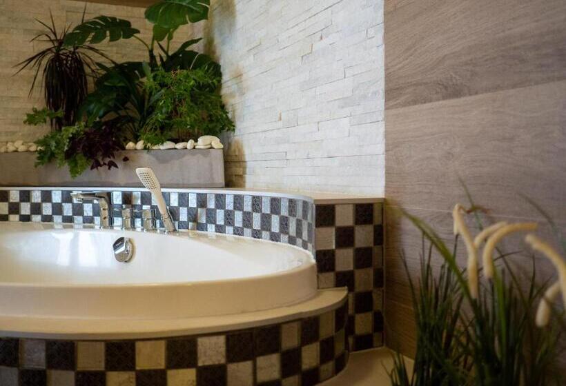 Номер Deluxe с Гидромассажем, Eco Villa Grand Karpatia Ski&spa