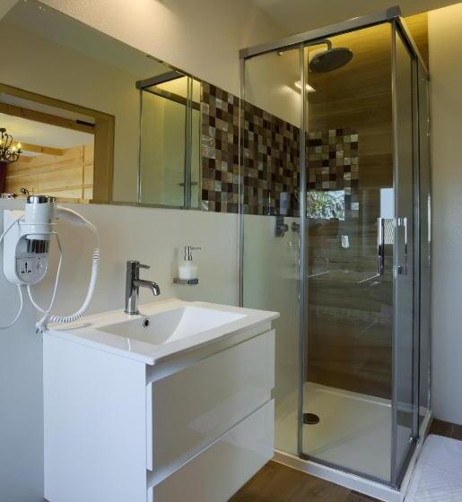 Трехместный Номер Стандарт с Балконом, Eco Villa Grand Karpatia Ski&spa