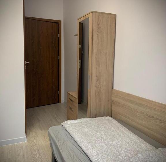 Номер Стандарт, Hostel Sportowa