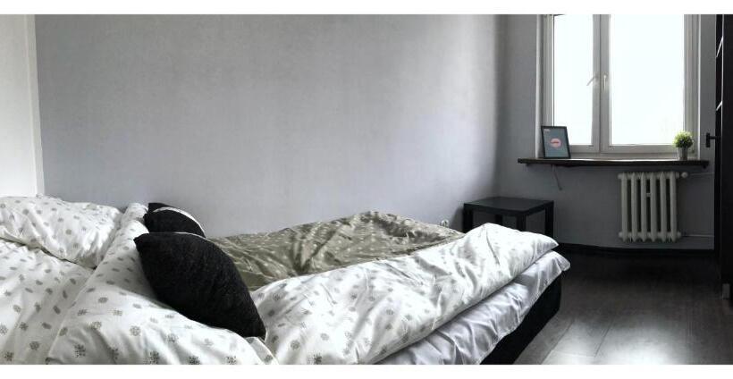 Номер Стандарт, Kwadrat B&b Jałowego