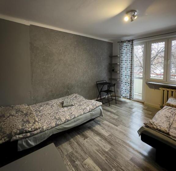 Номер Стандарт Четырехместный Совместный Санузел, Kwadrat B&b Jałowego
