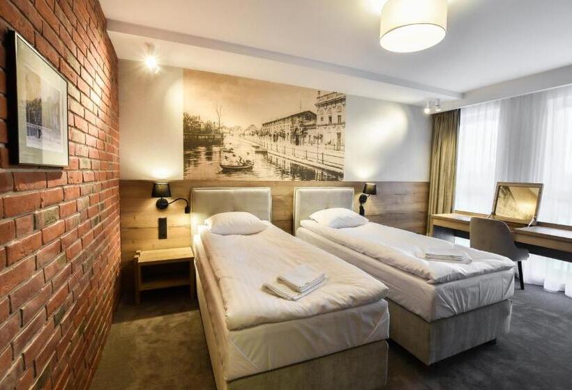 Номер Deluxe, Strzelnica Hotel I Restauracja