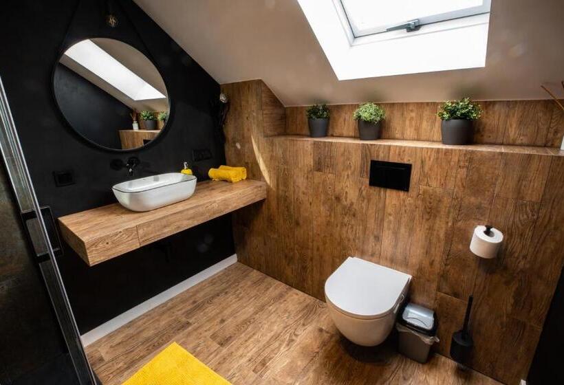 Четырехместный Номер Стандарт с Балконом, Stylowe Apartamenty Plewiska