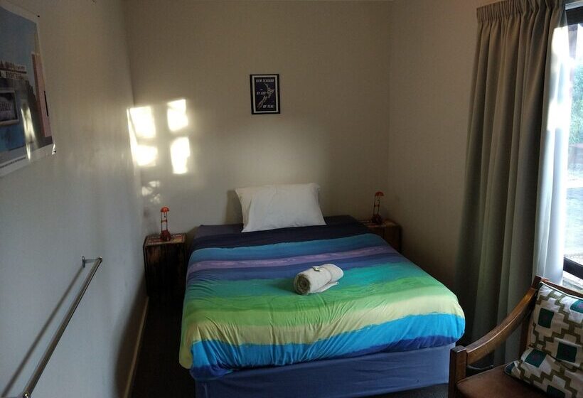 Quarto Estandar Individual, Tasman Bay Backpackers