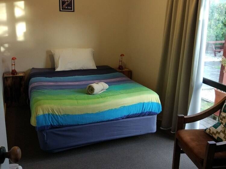 Quarto Estandar Individual, Tasman Bay Backpackers