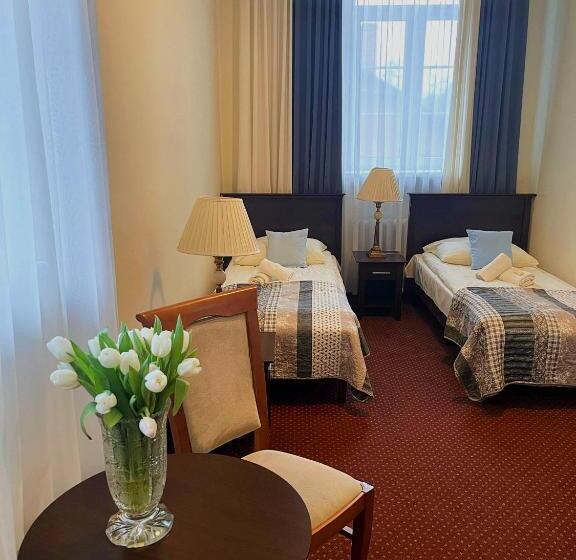 Номер Стандарт, Savoy