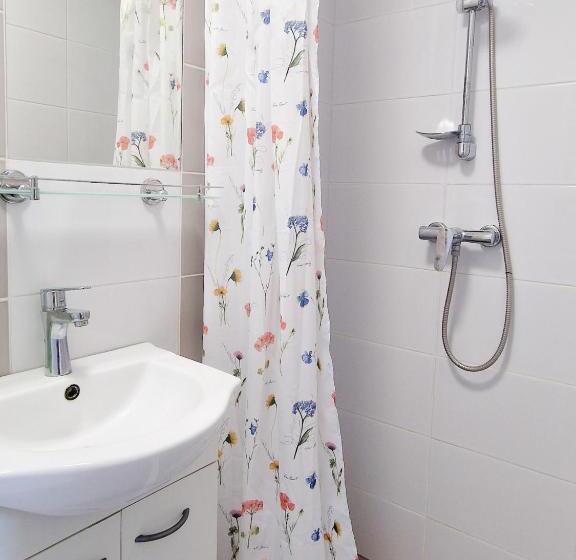 Quarto Estandar Individual, Pensjonat Alka