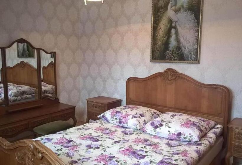 Люкс, Noclegi Dwór Szlachecki Biedaczów