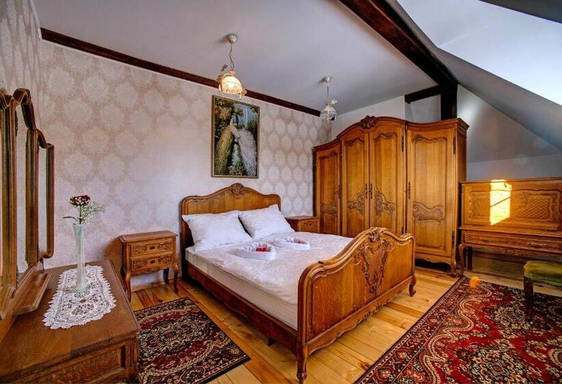 Люкс, Noclegi Dwór Szlachecki Biedaczów