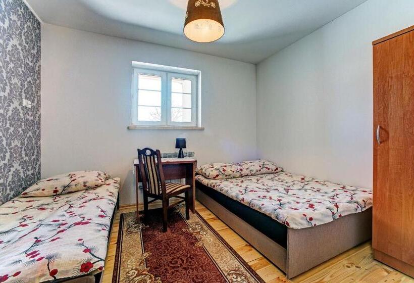 غرفة قياسية رباعية, Noclegi Dwór Szlachecki Biedaczów