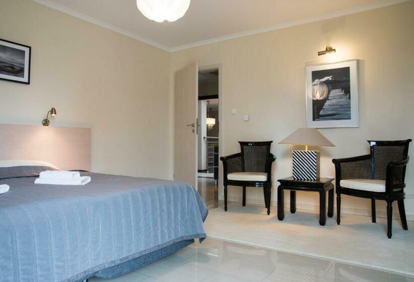 غرفة عائلية, Villa Plena