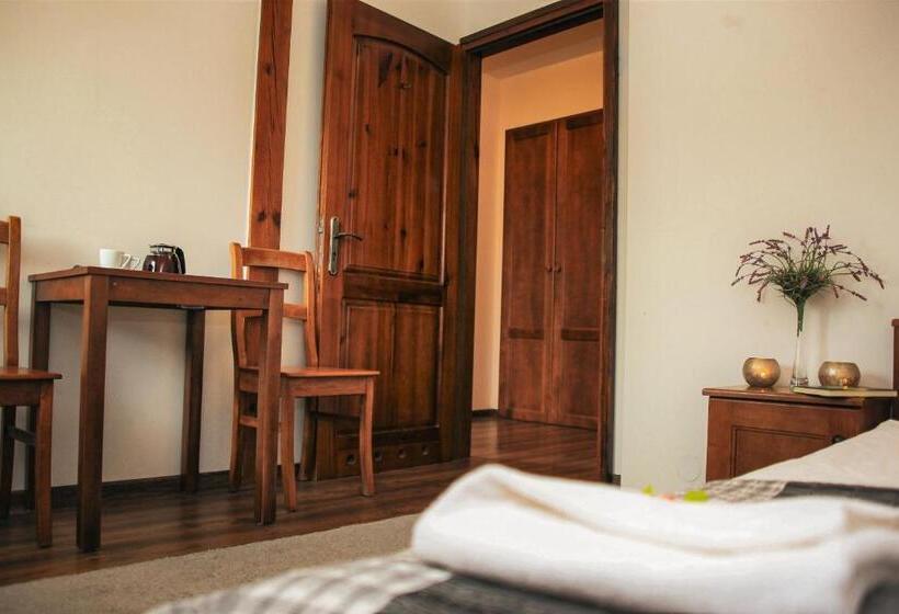 Apartamento 1 Dormitório, Willa Kazimiera