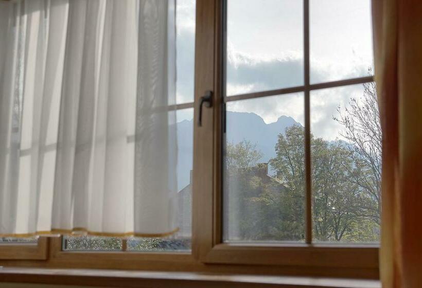 Quarto Estandar, Willa Park