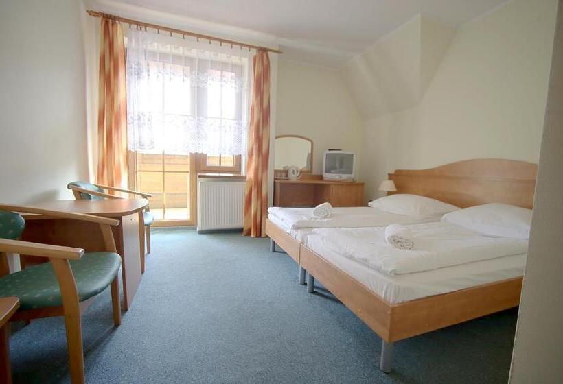 Quarto Triplo Estandar, Willa Park