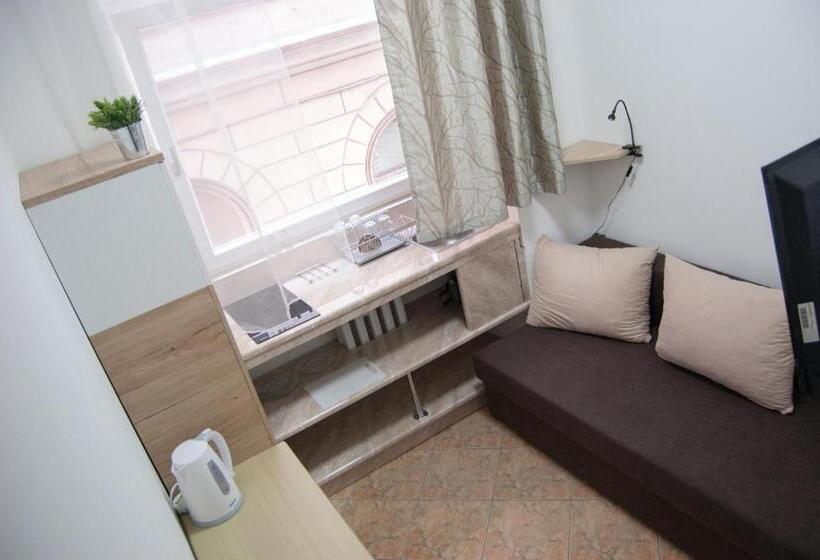 Студио Базик, Hostelswidnicka24