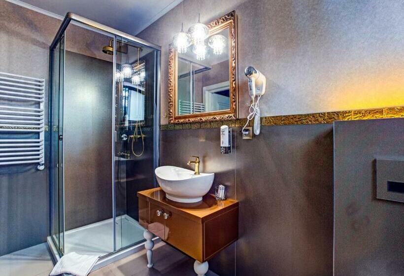 Трехместный Номер Deluxe, Royal Palace Centrum Bankietowe