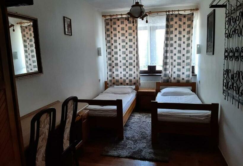 Номер Стандарт, Usługi Hotelarskie Karpacz