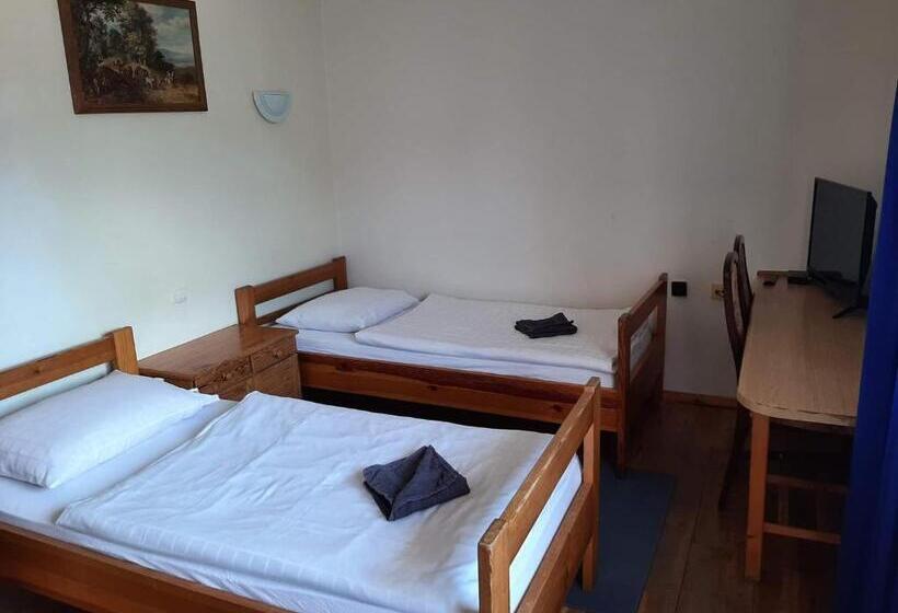 Номер Стандарт, Usługi Hotelarskie Karpacz