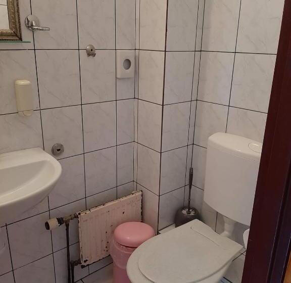 Номер Стандарт Трехместный, Usługi Hotelarskie Karpacz