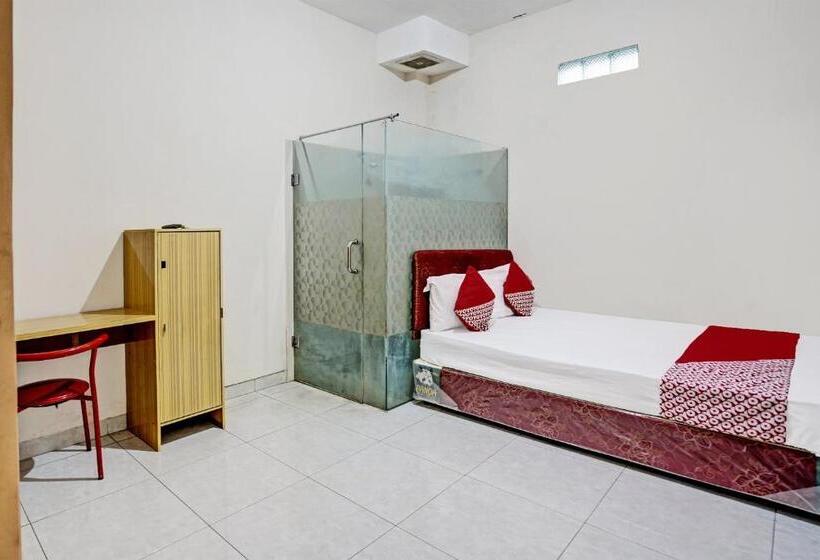 Номер Стандарт, Oyo 92190 Arya Guest House