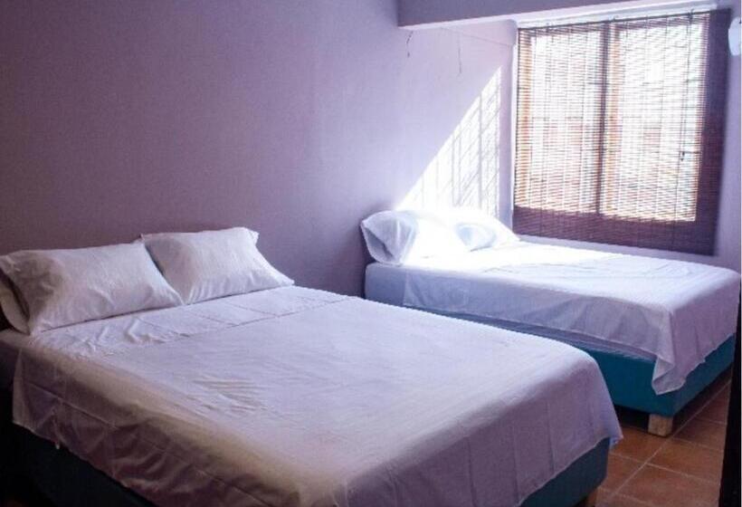 اتاق استاندارد با سرویس بهداشتی مشترک, Casa Hotel Castillogrande