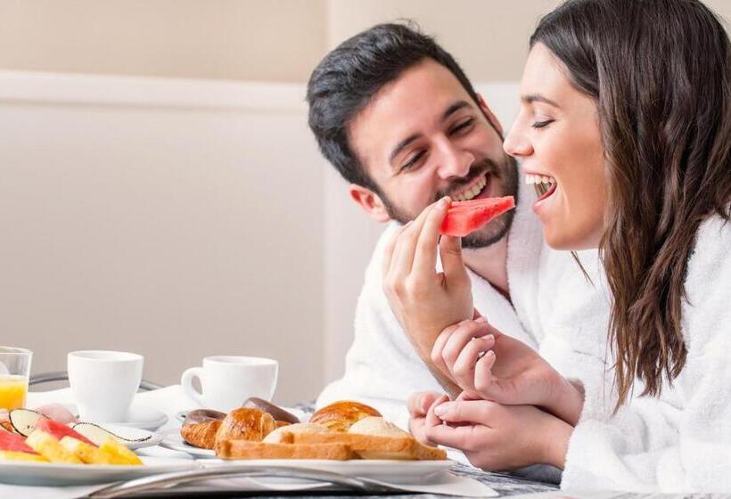 Трехместный Номер Стандарт с Балконом, Clubhotel Residence Cesenatico