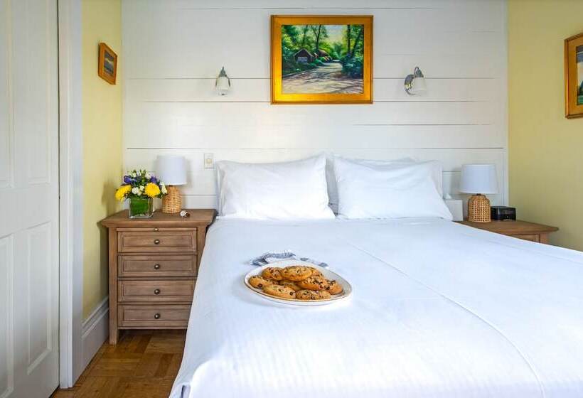 Quarto Estandar, Admiral S Landing
