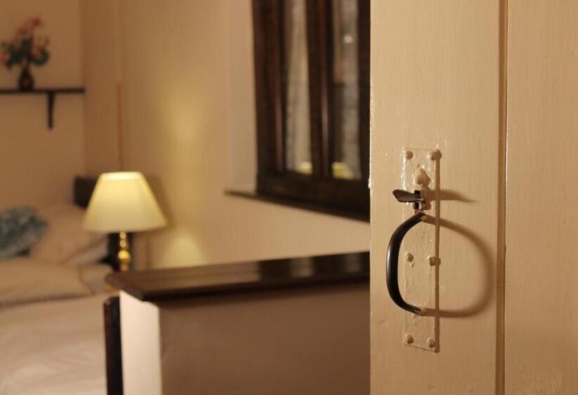 Номер Стандарт, Colston Hall Farmhouse B&b