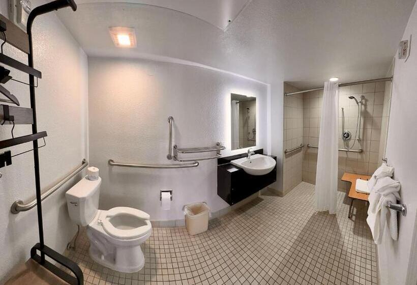 Номер Стандарт Адаптированный для Инвалидов, Quality Inn Santa Fe New Mexico