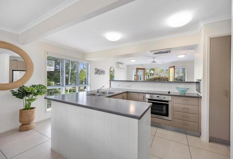 발코니가 있는 2 베드룸 아파트, Noosa Outrigger Beach Resort