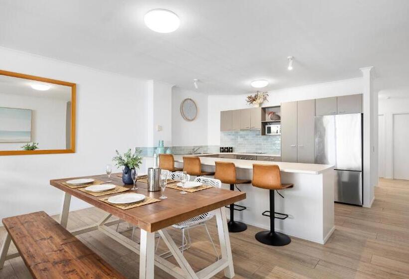 침실 2개 디럭스 아파트, Noosa Outrigger Beach Resort